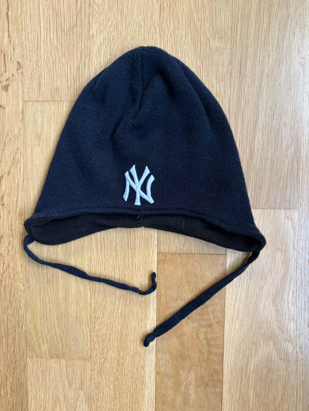 NWOT NY Yankees Blue Youth Acrylic Winter Hat
